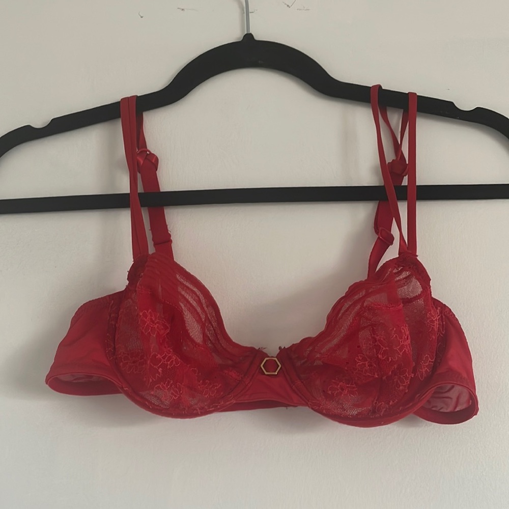 Lou Red laced bra